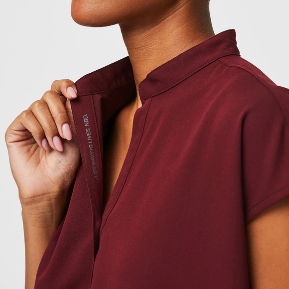 NWT Figs Burgundy Rafaela Scrub Top Size(XS) - Picture 1 of 4